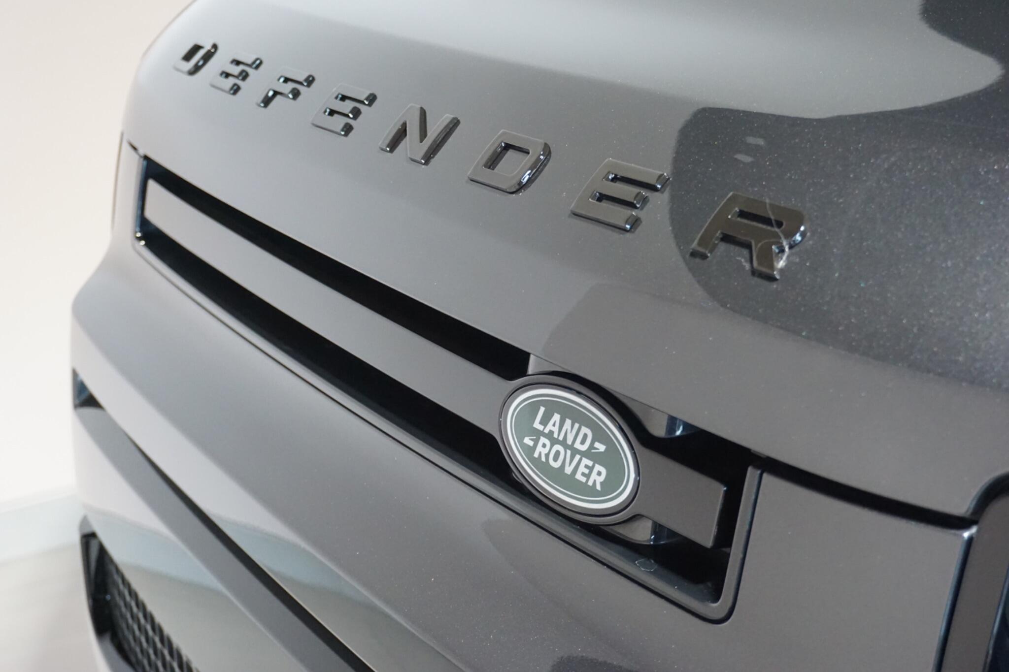 Land Rover Defender 90 3.0 D300 MHEV X-Dynamic HSE Hard Top SUV 3dr Diesel Auto 4WD SWB Euro 6 (s/s) (300 ps)